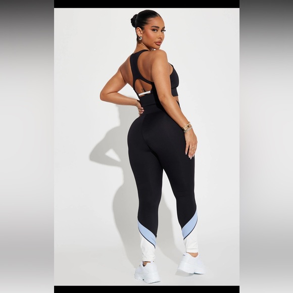 Go All Out Active Set - Picture 3 of 3